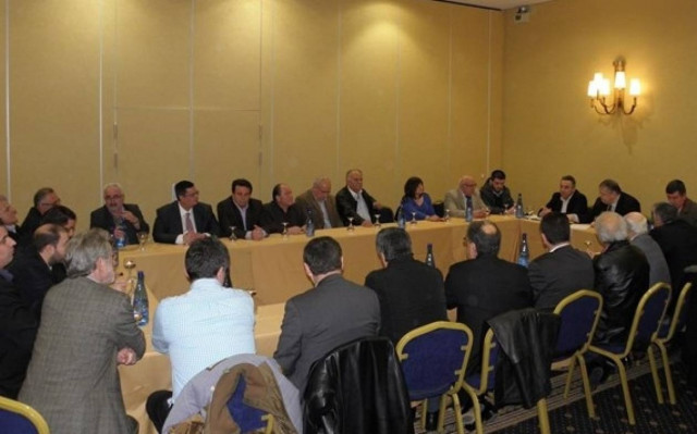 Βενιζέλος: Όλα κρέμονται από μια κλωστή