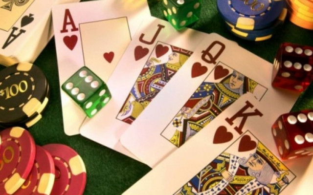 Δεκαέξι συλλήψεις στην Κρήτη για παράνομα παιχνίδια