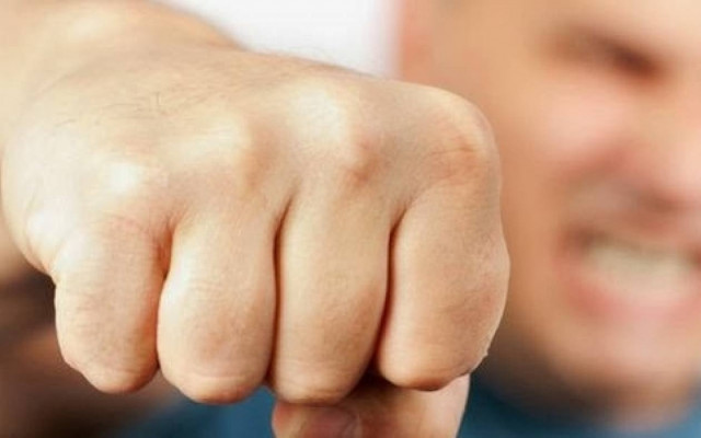 Συλλήψεις νεαρών για ξυλοδαρμό μετά από πάρτι