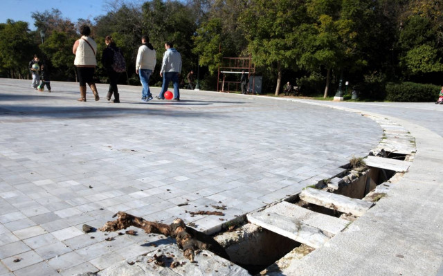 Πεδίον του Άρεως: Πέταξαν 10 εκατ. στα... σκουπίδια (pics)