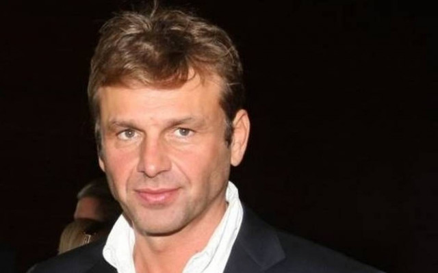 Gletsos files application for the founding of 'Teleia'