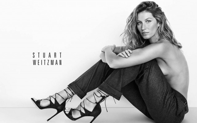 Η Gisele Bundchen γδύνεται για τον Stuart Weitzman
