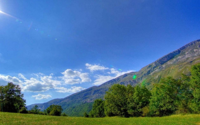 Καιρός: Αίθριος με λίγες τοπικές νεφώσεις