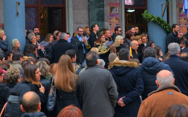 Θρήνος στην κηδεία για τον άδικο χαμό της 28χρονης Ιωάννας