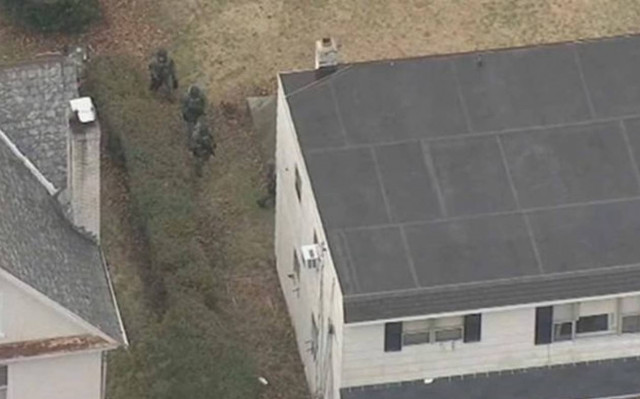 Φιλαδέλφεια: Ταμπουρωμένος σε σπίτι ύποπτος για μακελειό