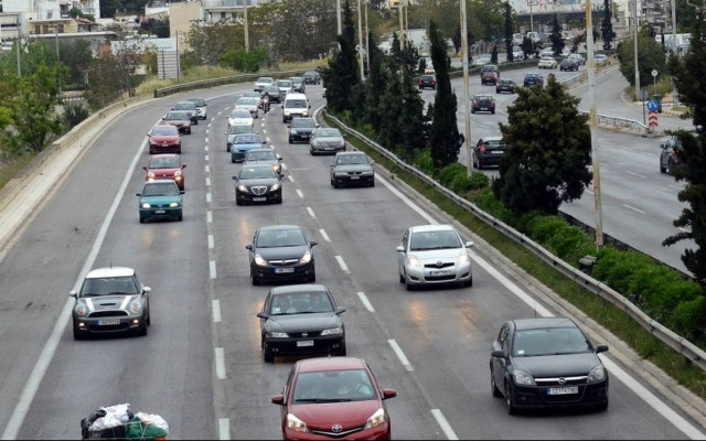 Τέλη κυκλοφορίας: Ποιοι πληρώνουν και ποιοι τα… γλυτώνουν