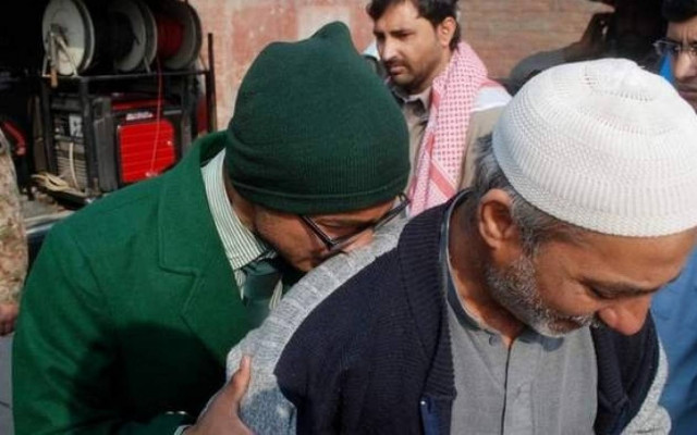 Πακιστάν:Εκρήξεις και πυροβολισμοί ακούγονται από το σχολείο