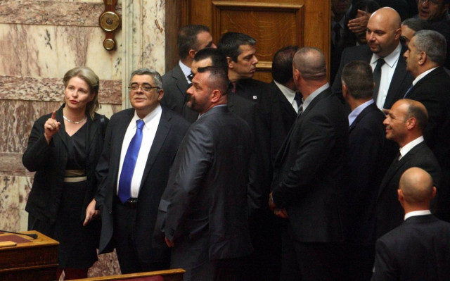 Στη Βουλή όλοι οι προφυλακισμένοι βουλευτές της Χρυσής Αυγής