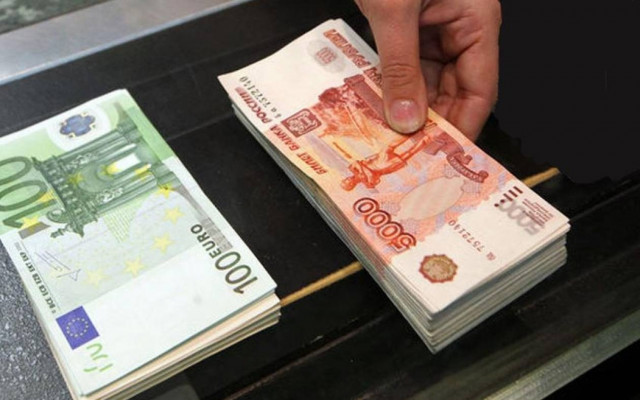 Σημαντική ανάκαμψη για το ρούβλι