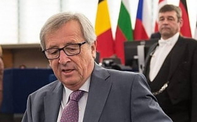 Repubblica: Ο Γιούνκερ προβληματίζεται με τη Χρυσή Αυγή