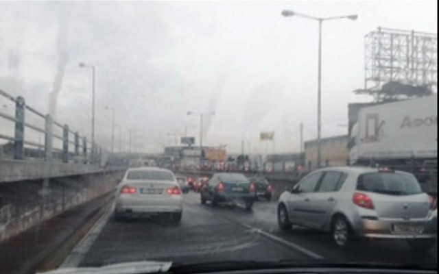 Με δυσκολία η κίνηση στους δρόμους της Αττικής (Pics)