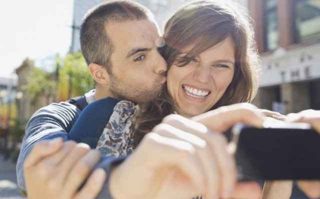 Το Facebook θα βελτιώνει αυτόματα τις φωτογραφίες μας