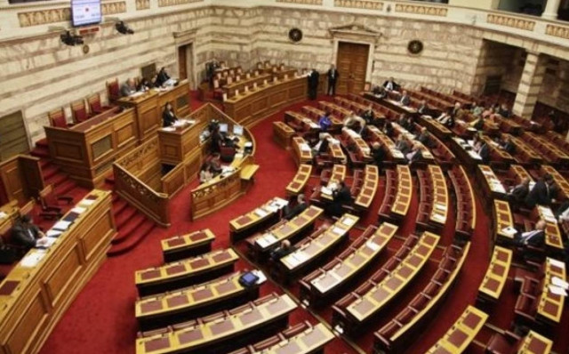 Πρώτη ψηφοφορία: Σταύρος Δήμας 160, «ΠΑΡΩΝ» 135