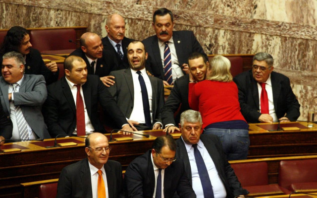 Η κίνηση του Κασιδιάρη που εκνεύρισε τον Μιχαλολιάκο (vid)