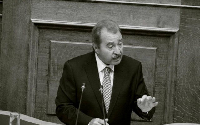 Πρόεδρος της Επιτροπής Αναθεώρησης Συντάγματος ο Τραγάκης