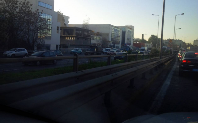 Ακινητοποιημένα τα οχήματα στον Κηφισό