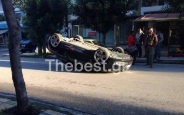 Πάτρα: Έβρεξε... αυτοκίνητο μετά από τροχαίο (pics)