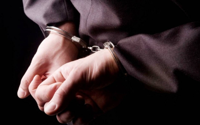 Διέπρατταν απάτες με τραπεζικούς λογαριασμούς θανόντων