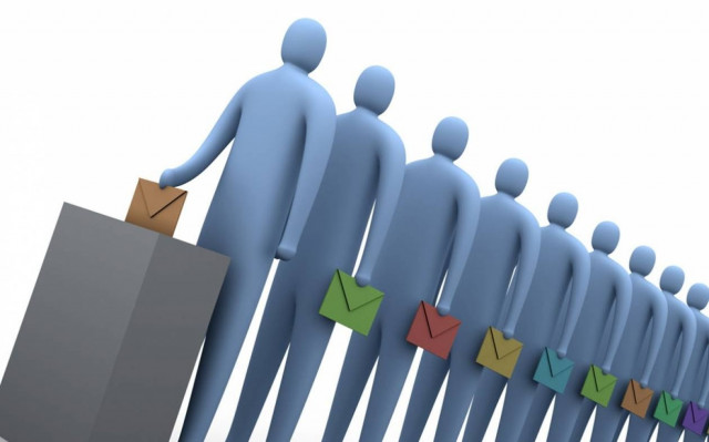 Νέα δημοσκόπηση: Μπροστά ο ΣΥΡΙΖΑ με 2,5%