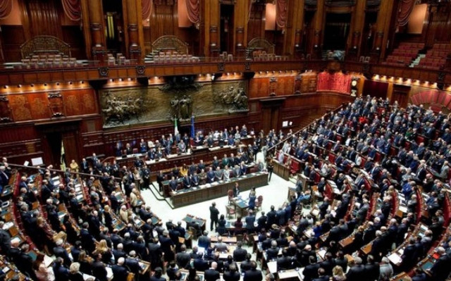 Ψήφος εμπιστοσύνης στον Ρέντσι για τον προϋπολογιμό του 2015