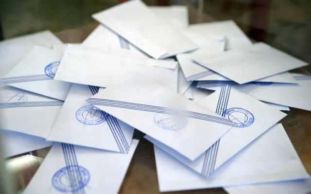 Νέα δημοσκόπηση δίνει προβάδισμα του ΣΥΡΙΖΑ με 3,4%