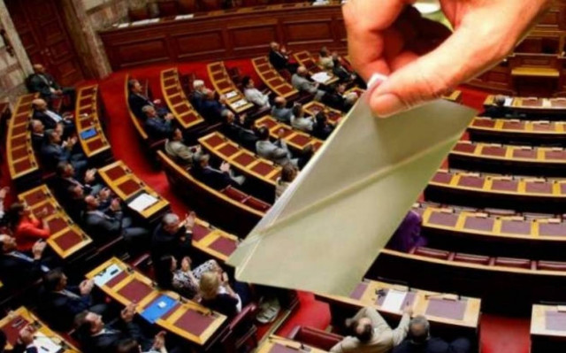 Δημοσκόπηση: Προβάδισμα του ΣΥΡΙΖΑ με 3,5%