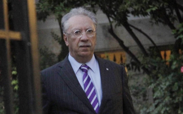 Σάλλας βγαίνει, αρχείο μπαίνει!