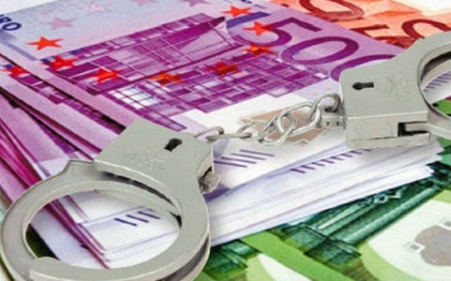 Δημοτικός υπάλληλος εξαπατούσε ανέργους