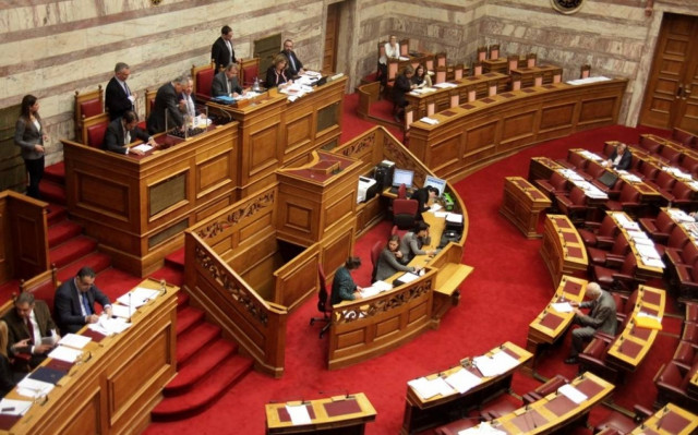 Εκλογή προέδρου: Τι φόρεσαν οι κυρίες της Βουλής