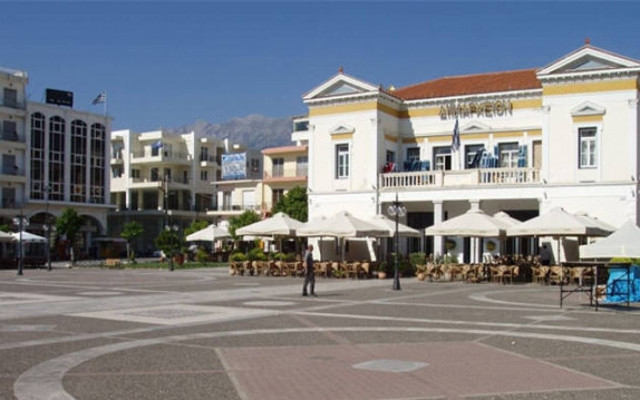 Σπάρτη: Γιορτινές εκδηλώσεις στις πλατείες !