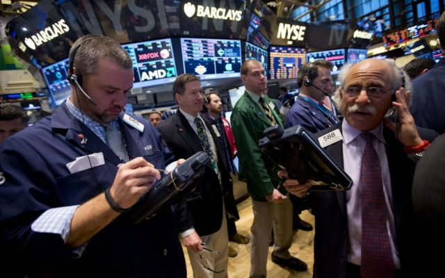 Ιστορικό ρεκόρ: Ξεπέρασε τις 18.000 μονάδες ο Dow Jones