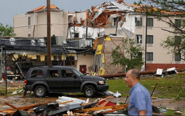 ΗΠΑ: Ανεμοστρόβιλος σαρώνει περιοχές στο Νότο