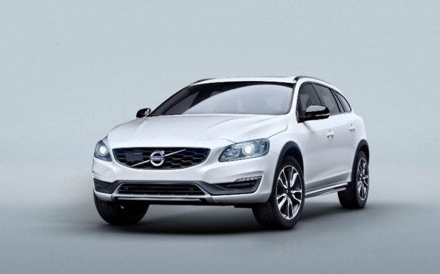 Volvo: Είναι εποχή για V60 Cross Country