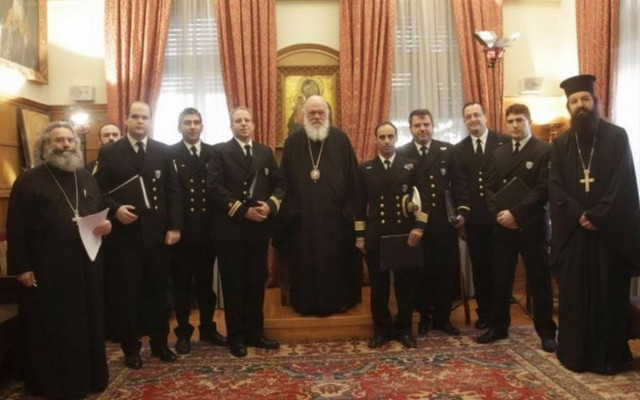 Η χορωδία του Λ.Σ. έψαλε τα κάλαντα στον Αρχιεπίσκοπο