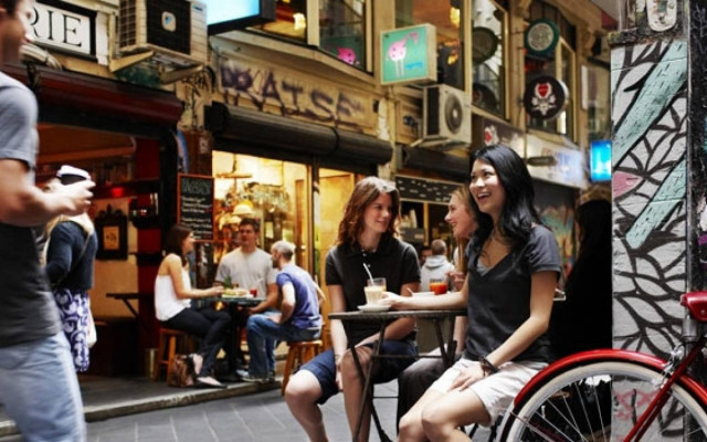 Αυστραλία: Ακριβαίνουν οι βίζες για συζύγους και συντρόφους