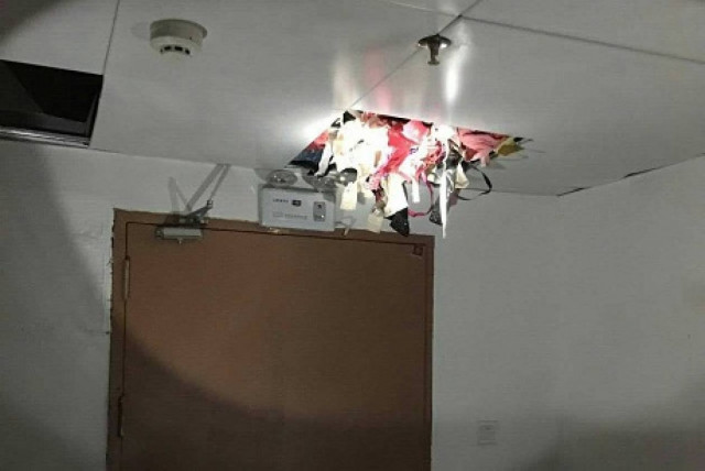 Κατέρρευσε η στέγη και αποκάλυψε τον κλέφτη... εσωρούχων