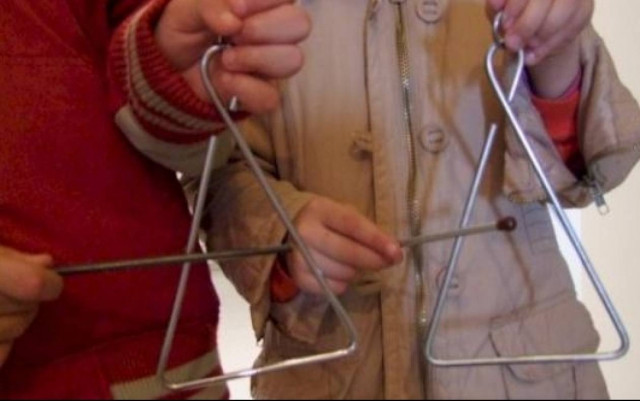 Τους λήστεψαν ενώ έλεγαν τα κάλαντα