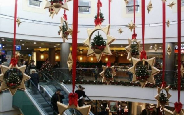 Εορταστικό ωράριο: Ανοιχτά τα καταστήματα το Σάββατο