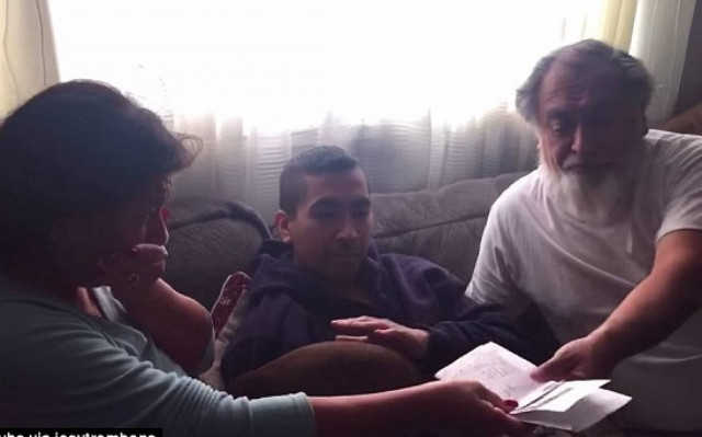 Τους έκανε το καλύτερο χριστουγεννιάτικο δώρο (video)