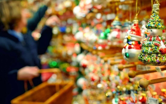 Εορταστικό ωράριο: Ανοιχτά σήμερα τα καταστήματα