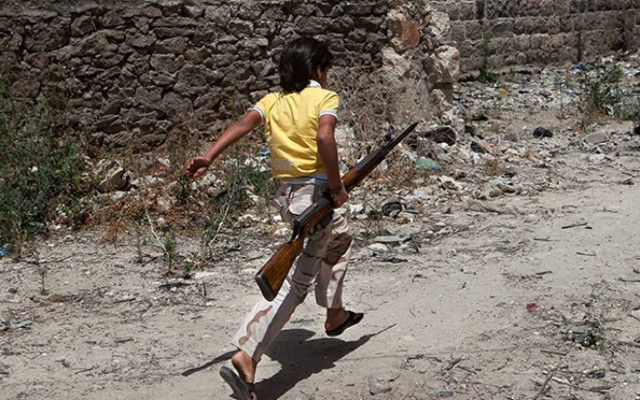 Παραδόθηκε ζωσμένος με εκρηκτικά για να γλιτώσει από το ΙΚ