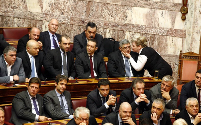 Εκλογές 2015: Επεισόδια με βουλευτές της Χ.Α. στη Βουλή
