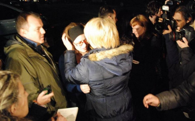 Norman Atlantic: Δάκρυα χαράς από τους συγγενείς των διασωθέντων