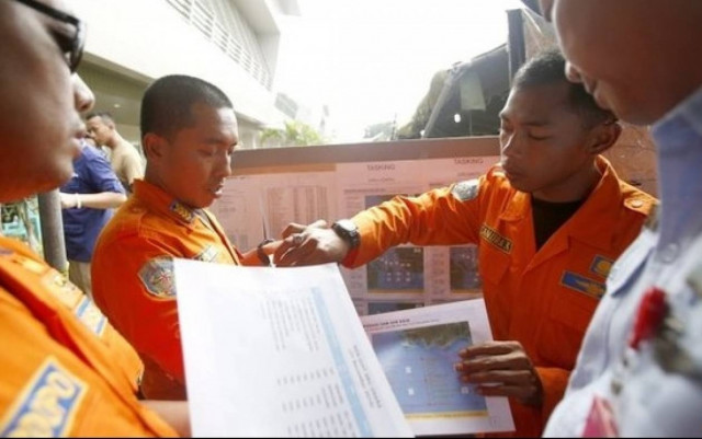 AirAsia: Η κακοκαιρία δυσχεραίνει τις έρευνες