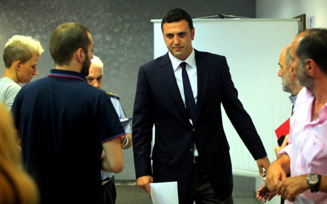 Οι ευχές του Κικίλια στους αστυνομικούς μέσω ασυρμάτων (pics)