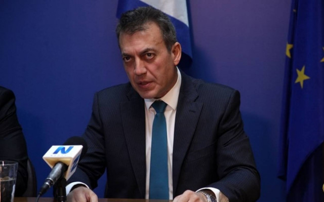 Επικουρικές από τον «κουμπαρά»!