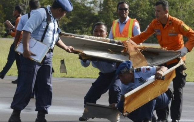 AirAsia: Αρχίζουν οι υποβρύχιες έρευνες