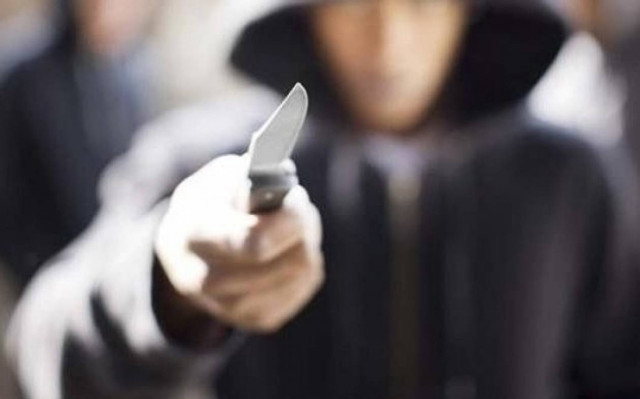 Έκλεψαν 90χρονη με την απειλή μαχαιριού