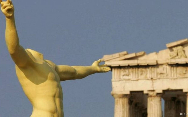 Spiegel: Σχεδόν αναπόφευκτη αλλά όχι επικίνδυνη η έξοδος της Ελλάδας απ'το ευρώ