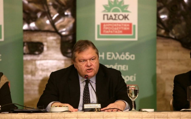 Βενιζέλος: «Θλιβερό συμβάν» η πρωτοβουλία Παπανδρέου